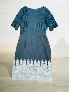 Antonio Melani 90%Silk Spandex  Classic Black Embroidered Bottom Dress Size 10